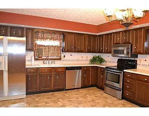 662 Oneida Dr, Springfield, OH 45502 photo 8