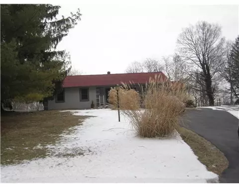244 Oakridge Dr, Springfield, OH 45504 photo 2