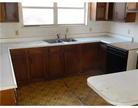217 N Thompson, Springfield, OH 45504 photo 3