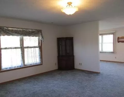 266 Hampton Tr, Springfield, OH 45502 photo 5