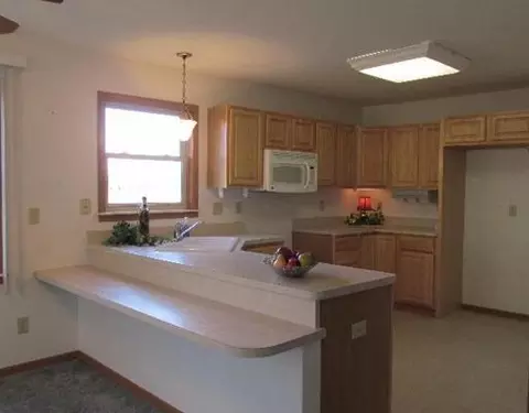 266 Hampton Tr, Springfield, OH 45502 photo 6