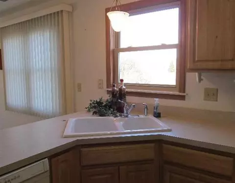 266 Hampton Tr, Springfield, OH 45502 photo 8