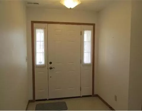 266 Hampton Tr, Springfield, OH 45502 photo 3