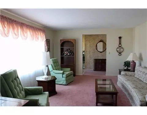 2915 Malibu, Springfield, OH 45503 photo 2