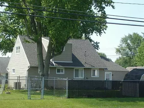 1042 Hemlock St, Celina, OH 45822 photo 2