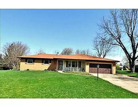 607 Suncrest Dr, Springfield, OH 45503 photo 1
