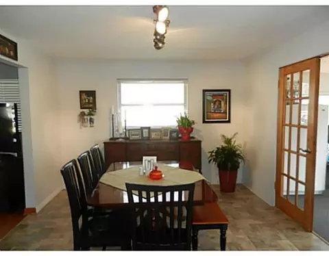 731 S Broadmoor, Springfield, OH 45504 photo 2