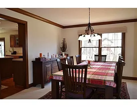 5230 Brookshire Ln, Springfield, OH 45502 photo 5