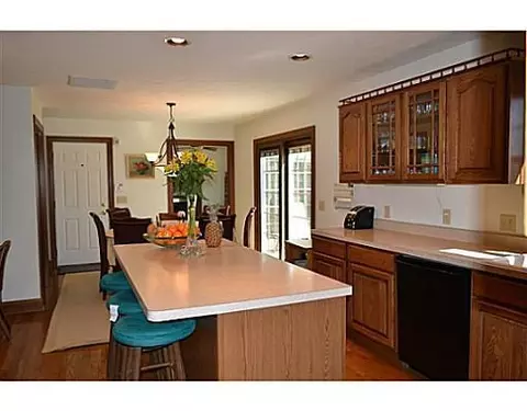 5230 Brookshire Ln, Springfield, OH 45502 photo 7