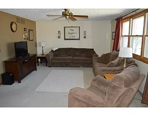 1915 Elaina Dr, Springfield, OH 45503 photo 3
