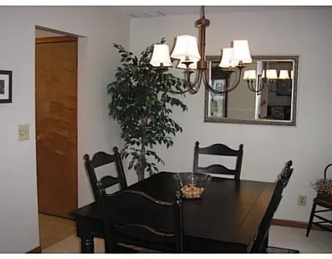 2740 Old Oak, Springfield, OH 45503 photo 7