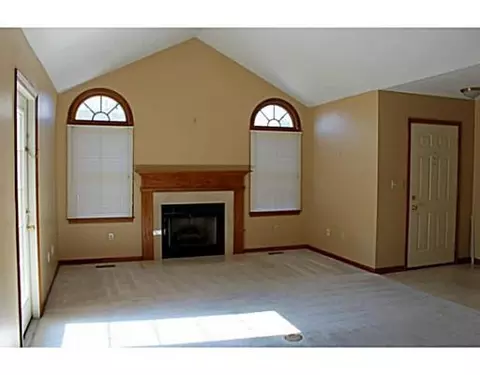866 Trent Close #..., Springfield, OH 45503 photo 2