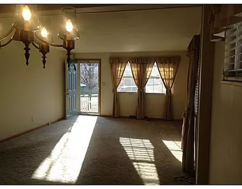 4212 Carona, Springfield, OH 45503 photo 2