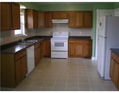 1532 Crest Dr, Springfield, OH 45502 photo 7