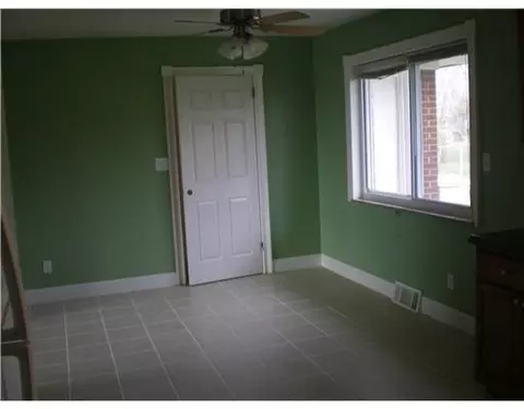 1532 Crest Dr, Springfield, OH 45502 photo 5