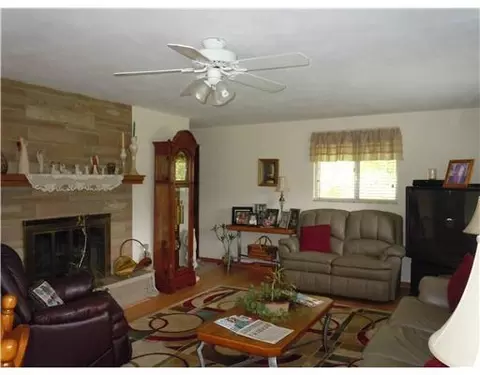 2613 Marinette, Springfield, OH 45503 photo 4
