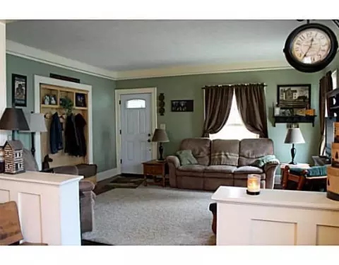 1129 Elm St, Springfield, OH 45503 photo 2
