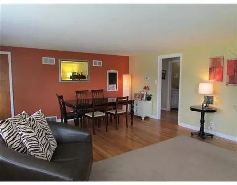 606 W Harding Rd, Springfield, OH 45504 photo 4