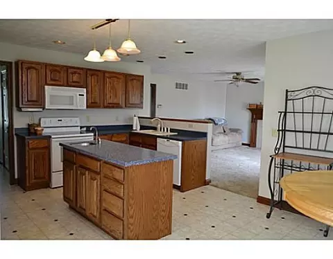 5070 Hearthstone Dr, Springfield, OH 45502 photo 10