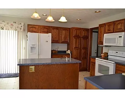 5070 Hearthstone Dr, Springfield, OH 45502 photo 8