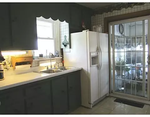 775 E Peterson, Piqua, OH 45356 photo 6
