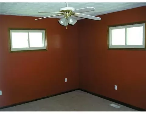 8051 Springfield Jamestown Rd, Springfield, OH 45502 photo 5
