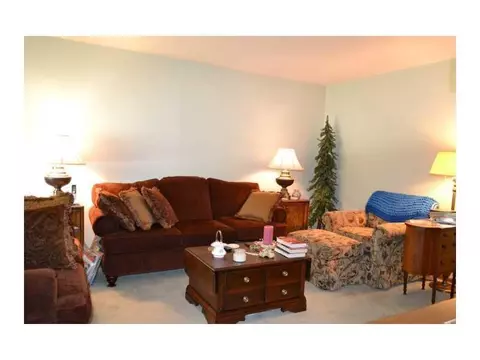 708 Grandview Dr N #..., Springfield, OH 45503 photo 3