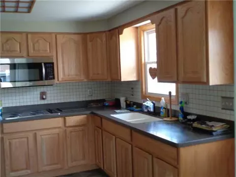 1032 Robin Rd, Springfield, OH 45503 photo 4