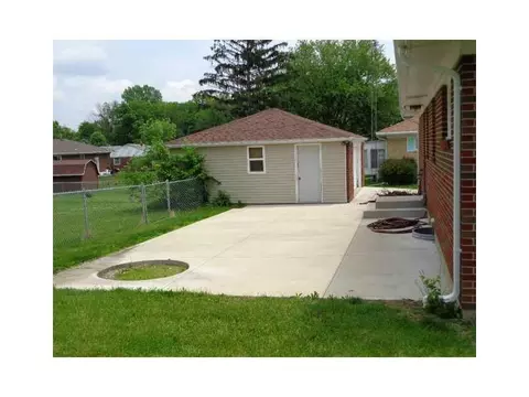 1032 Robin Rd, Springfield, OH 45503 photo 2