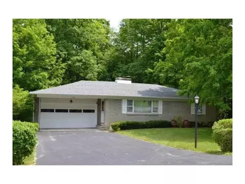 1140 White Oak Dr, Springfield, OH 45504 photo 1
