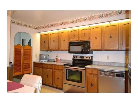 1140 White Oak Dr, Springfield, OH 45504 photo 8