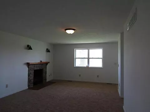 2515 Troy Rd, Springfield, OH 45504 photo 4