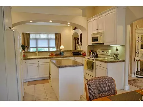 2415 Greystone Ln, Springfield, OH 45503 photo 11