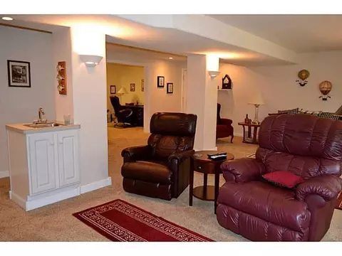 2415 Greystone Ln, Springfield, OH 45503 photo 9