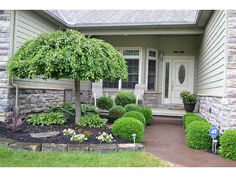 2415 Greystone Ln, Springfield, OH 45503 photo 3