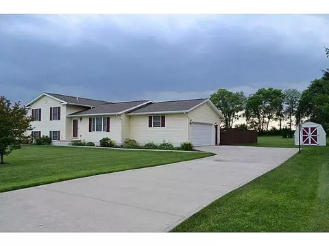 6253 Harvest St, Springfield, OH 45502 photo 1