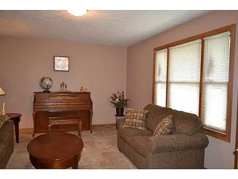6253 Harvest St, Springfield, OH 45502 photo 5