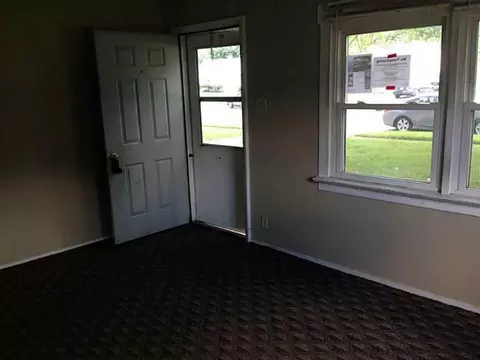 2404 Van Buren St, Springfield, OH 45505 photo 3