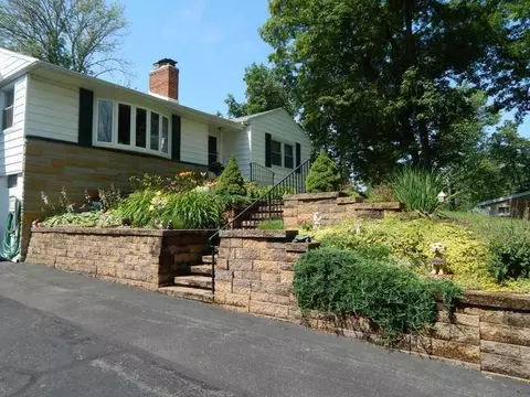 3009 Woods, Springfield, OH 45506 photo 2