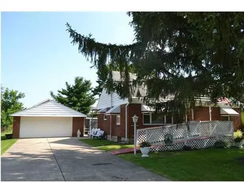 2682 Broadview Dr, Springfield, OH 45505 photo 1