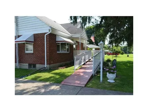 2682 Broadview Dr, Springfield, OH 45505 photo 2