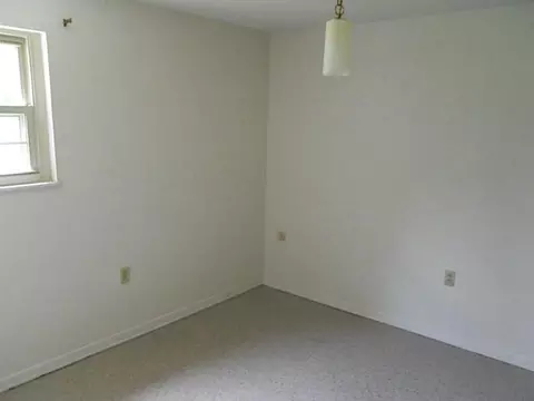 1627 Yorkshire Ct, Springfield, OH 45503 photo 12