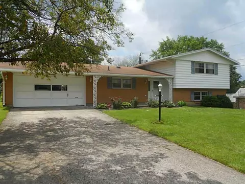 1627 Yorkshire Ct, Springfield, OH 45503 photo 1