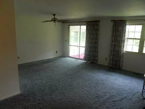 1627 Yorkshire Ct, Springfield, OH 45503 photo 4
