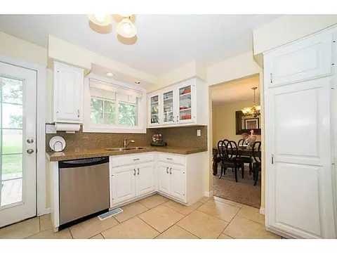 2440 Glenheath Dr, Dayton, OH 45440 photo 3