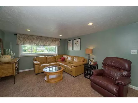 2440 Glenheath Dr, Dayton, OH 45440 photo 11