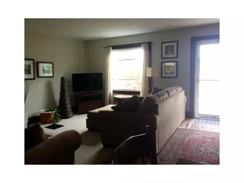 1315 Valley View Dr, Springfield, OH 45503 photo 2