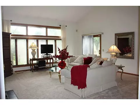 3370 Turtle Shell Dr, Dayton, OH 45414 photo 3
