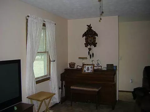 2360 Ridge Rd, Springfield, OH 45502 photo 5