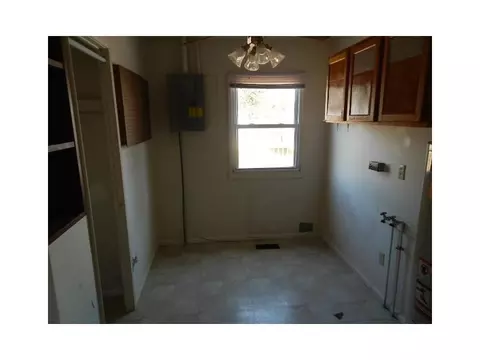 924 Barker, Springfield, OH 45505 photo 8